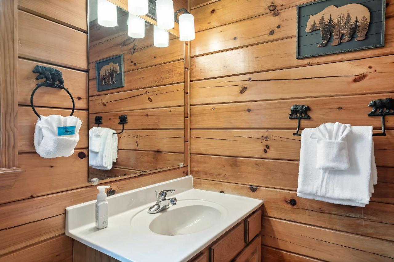 Lazy Bear Den Sevierville